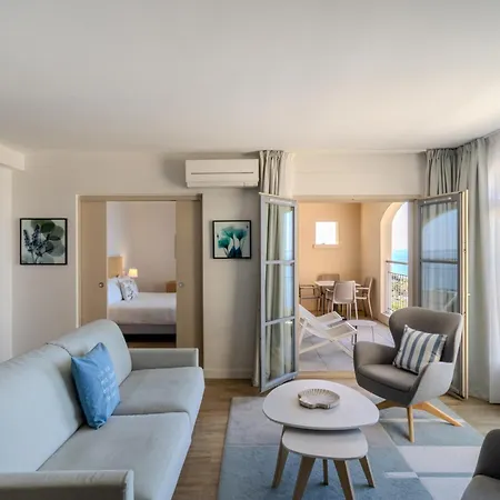 Hotel La Douce 4*