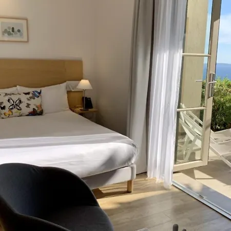 La Douce Szálloda Le Rayol-Canadel-sur-Mer