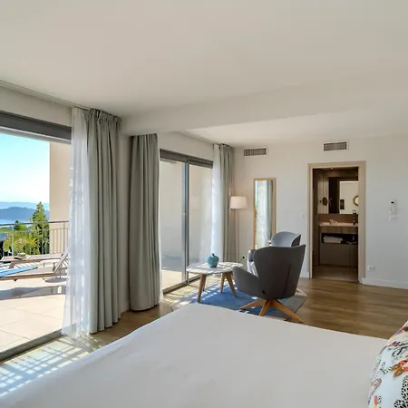 Szálloda La Douce Le Rayol-Canadel-sur-Mer
